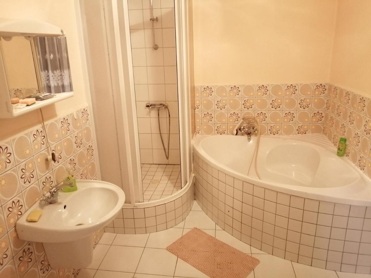 Apartmany Sedek Roprachtice エクステリア 写真