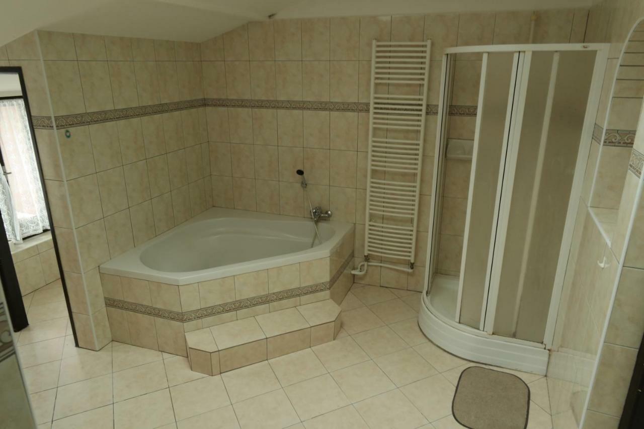 Apartmany Sedek Roprachtice エクステリア 写真